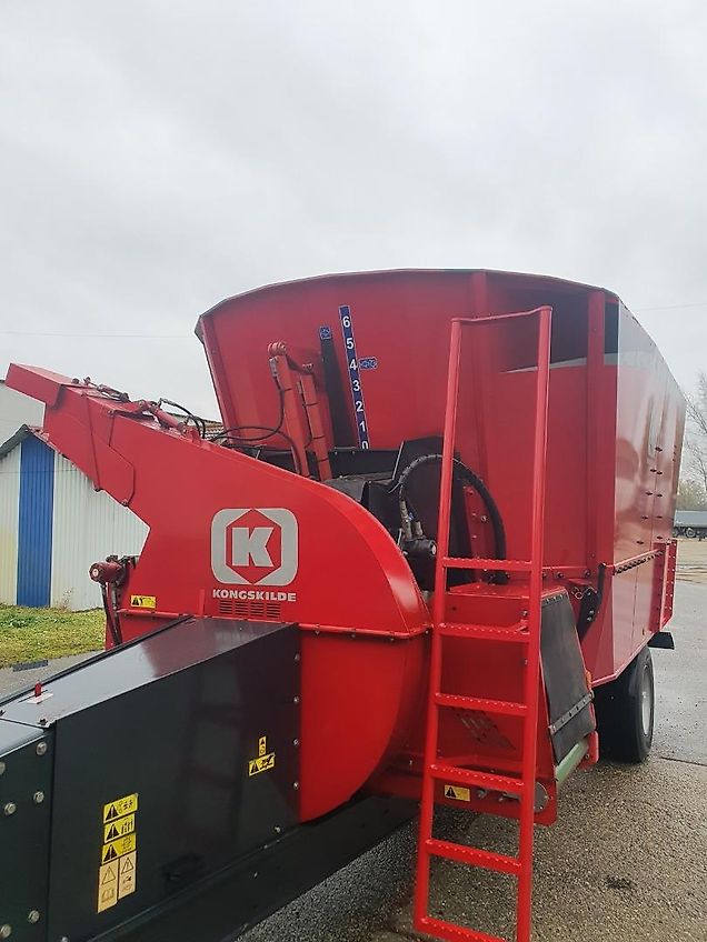 Kongskilde VM - 22 -2 BM MULTI feeder mixer with straw blower Few operating hours were used!